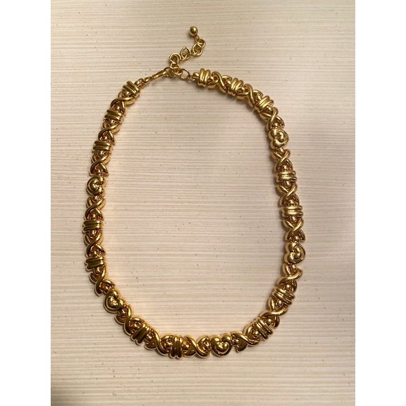 Vintage MONET necklace -- chunky gold with x and o kisses pattern - Picture 1 of 7